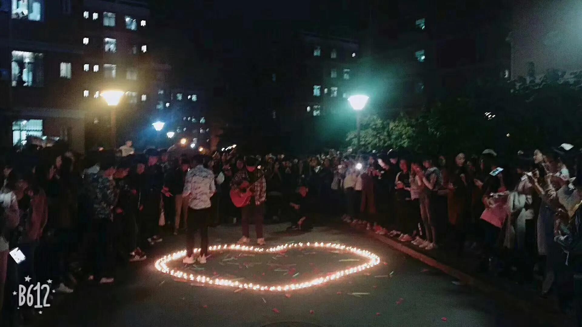 名校大学生学霸沦为足疗师,女大学生沦为高级技师