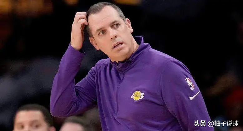 詹姆斯错失3分湖人惨遭绝杀,湖人附加赛詹姆斯