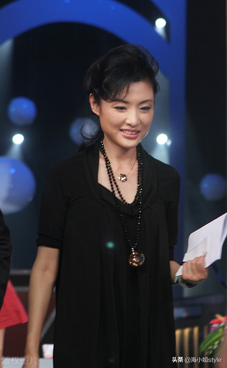 主持央视春晚的六大美女，李思思颜值担当，新人马凡舒抢镜