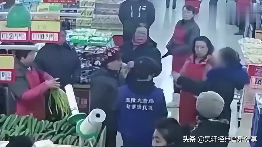 超市买东西不结账怎么处理,超市买东西忘记付钱被服务员呵斥