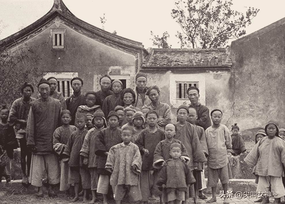 【时光印记】晚清花楼女子30张老照片,丰乳肥臀,仪态万千