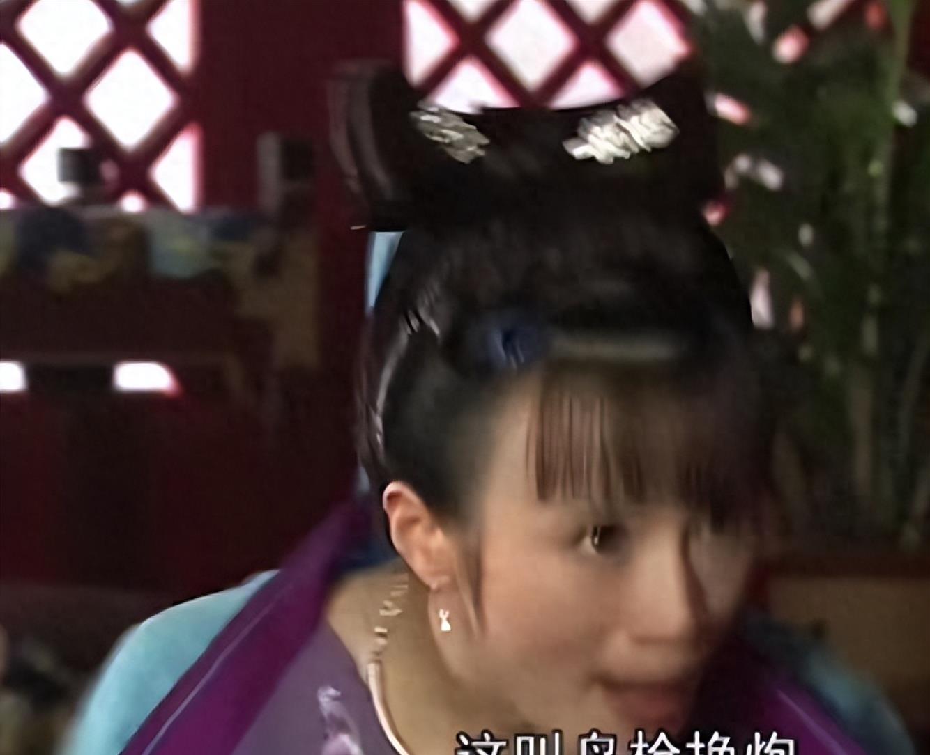 胸罩*点露**，花式泳衣，这些辣眼睛的操作，导演肚子里没一点墨水吗