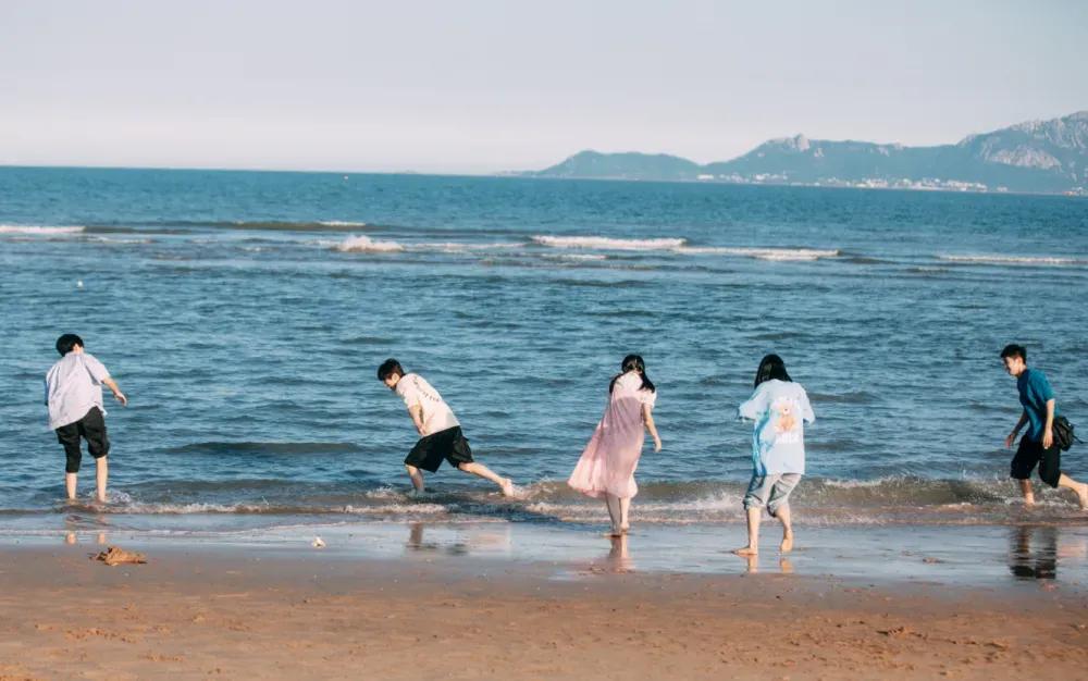 校园剧《当我飞奔向你》今日开播,直球少女和高冷学霸的别样青春