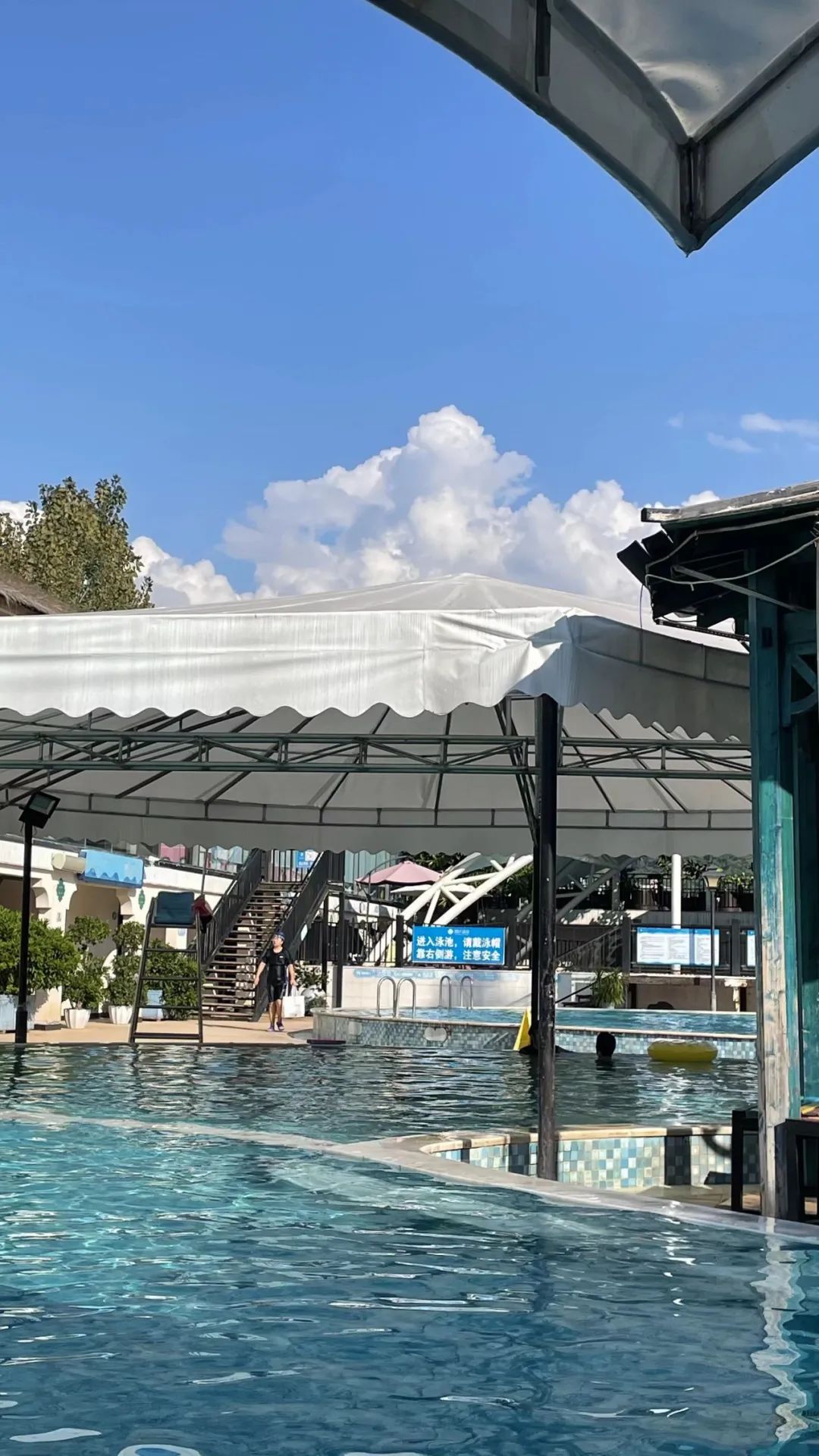 外地朋友来四川吃美食,外地朋友来四川吃苍蝇馆子