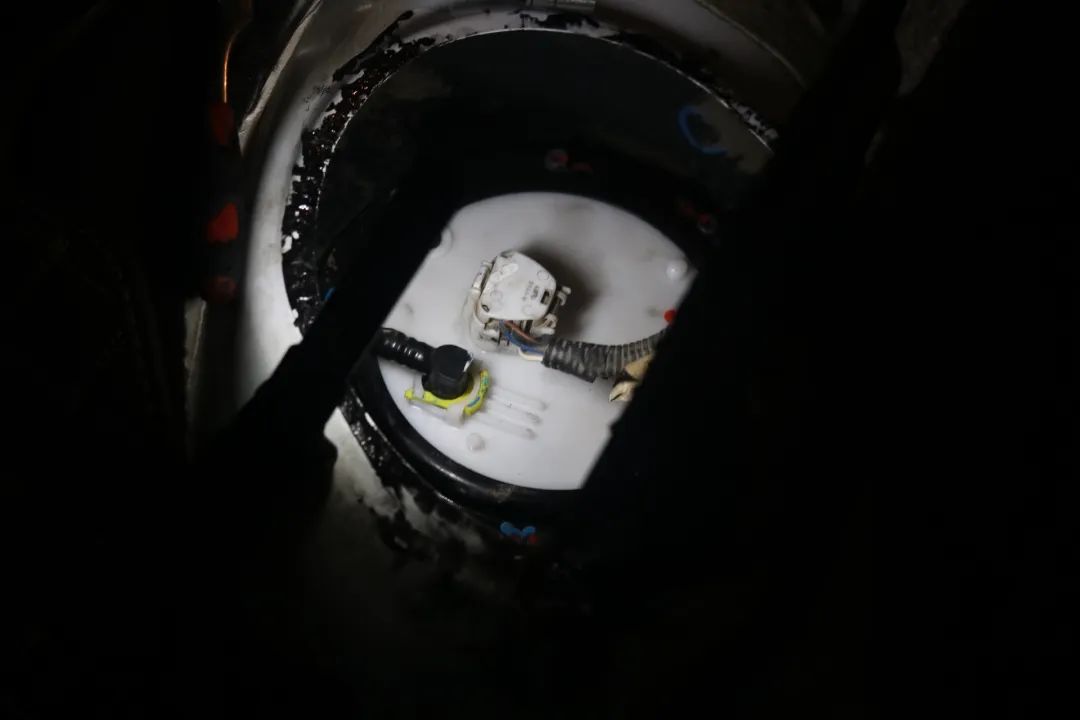 13代半皇冠底盘松散回炉重造,十三代皇冠彻底整备