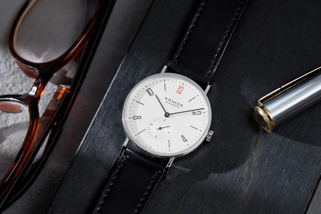 nomos最经典款,nomos粉色