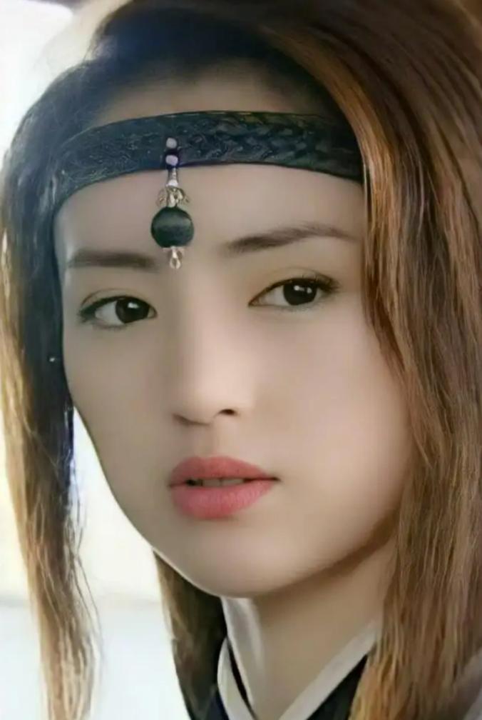 自曝偷东西的女明星,被爆偷东西的女明星