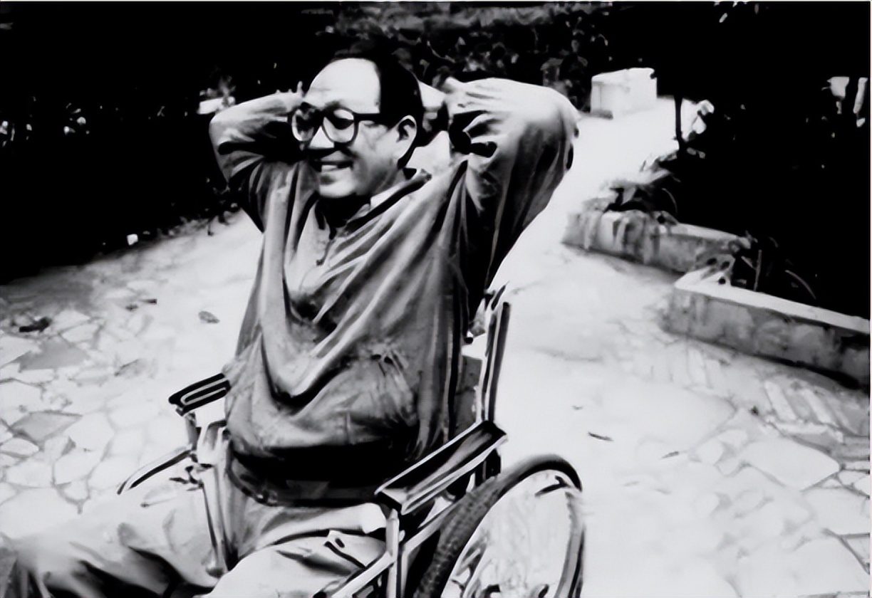 人生若觉不幸运劝君读读史铁生,人生若觉不如意不如读读丰子恺