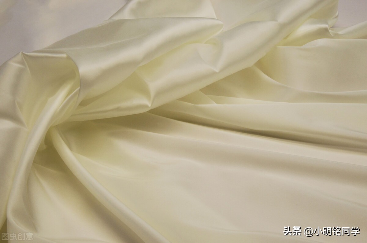 哪一种面料成分夏季穿戴比较凉爽,什么面料T恤比较适合夏天穿