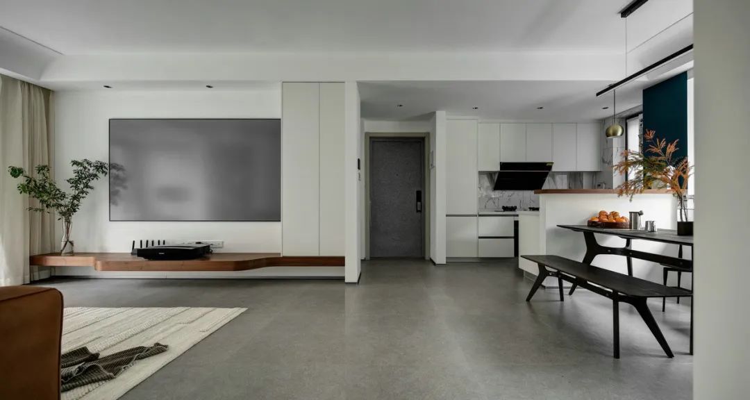 看了女人才知道什么是气质,如何把大白墙改造更高级