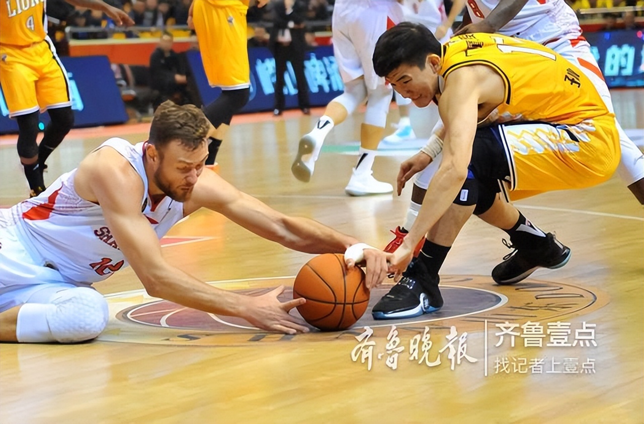 篮板王莫泰尤纳斯,莫泰尤纳斯以前在哪里打球