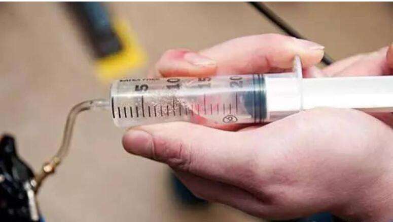 打针空气进入血管有什么危险,打针针筒里面有空气会怎么样