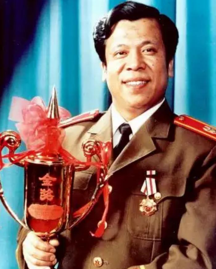 演员句号个人简历,演员句号前妻是谁