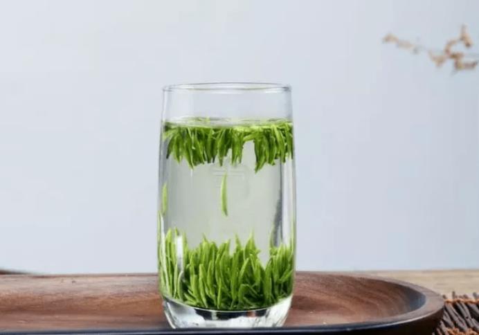 泡茶时怎样倒茶叶最好喝,泡茶时茶叶怎么泡好喝一点