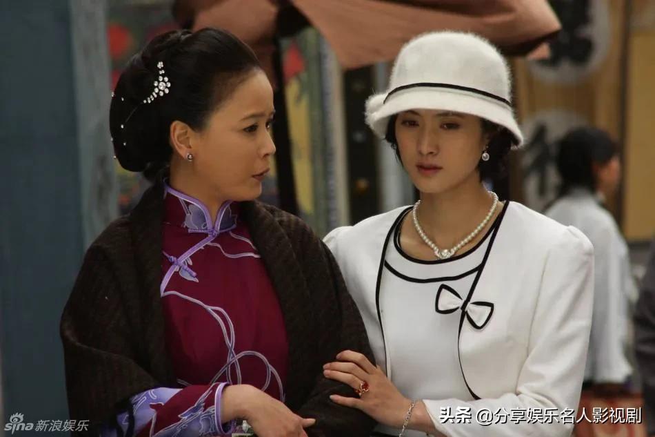 雪中裴南苇白冰,雪中裴南苇