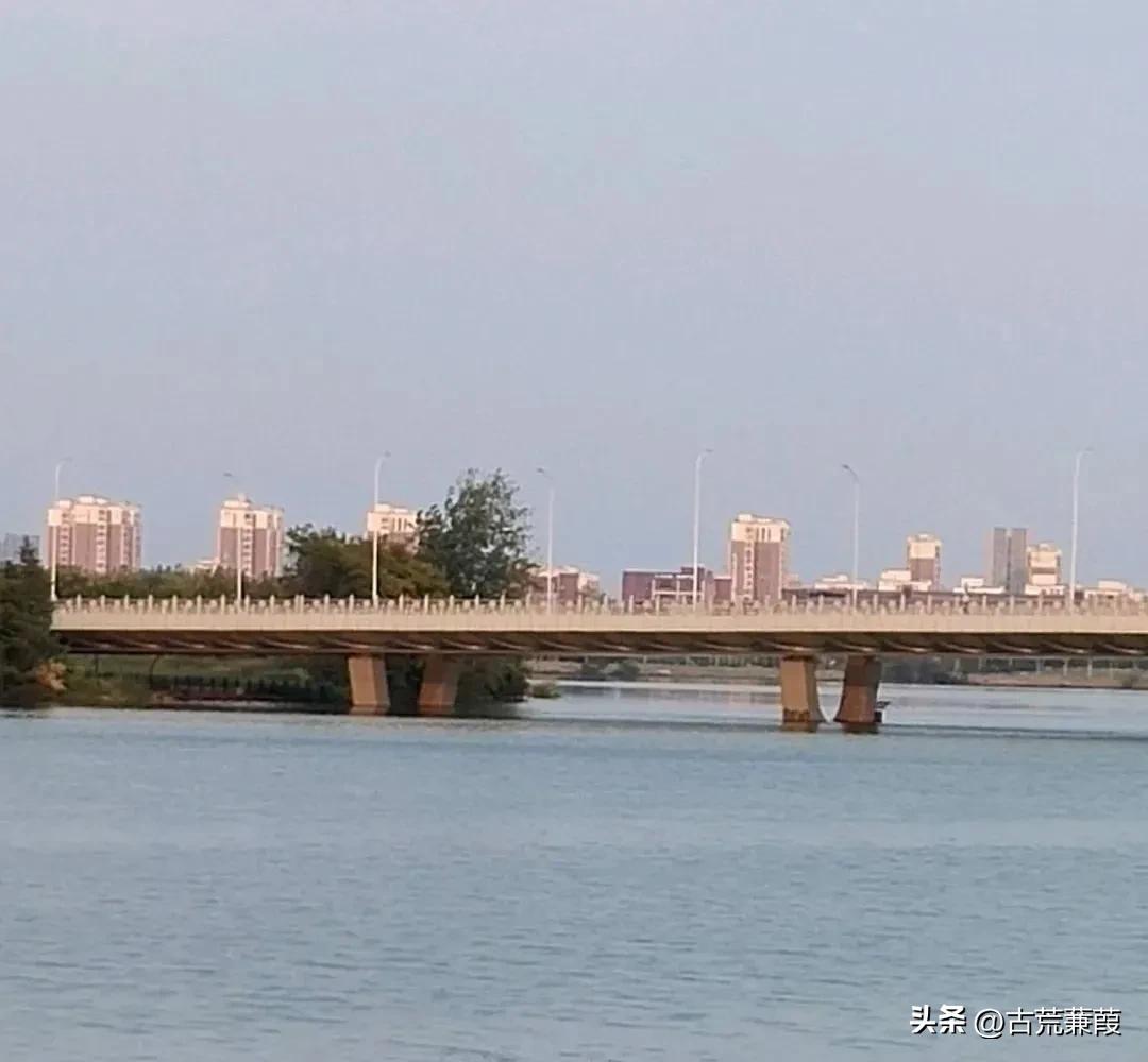 岁月匆匆流逝可曾为谁停留,时光何曾为谁逝岁月未曾为谁留