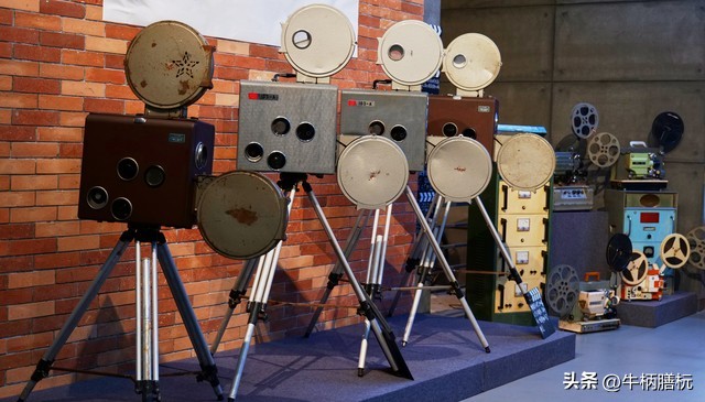 老电影咱们的牛百岁主题曲,咱们的牛百岁50年代老电影