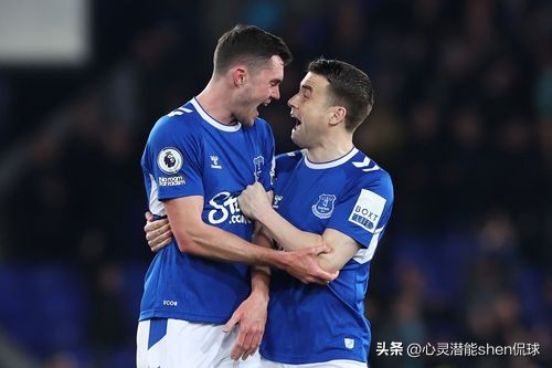 2张红牌直接淘汰,一张红牌被罚下两个人曼联