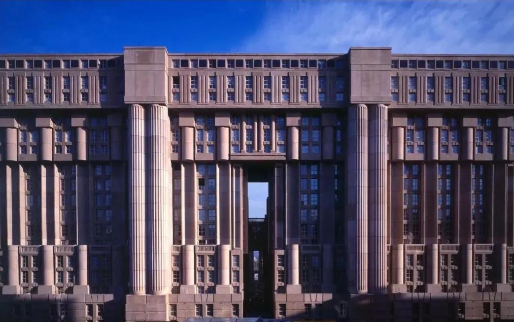 西班牙鬼才建筑师的梦幻世界,西班牙鬼才