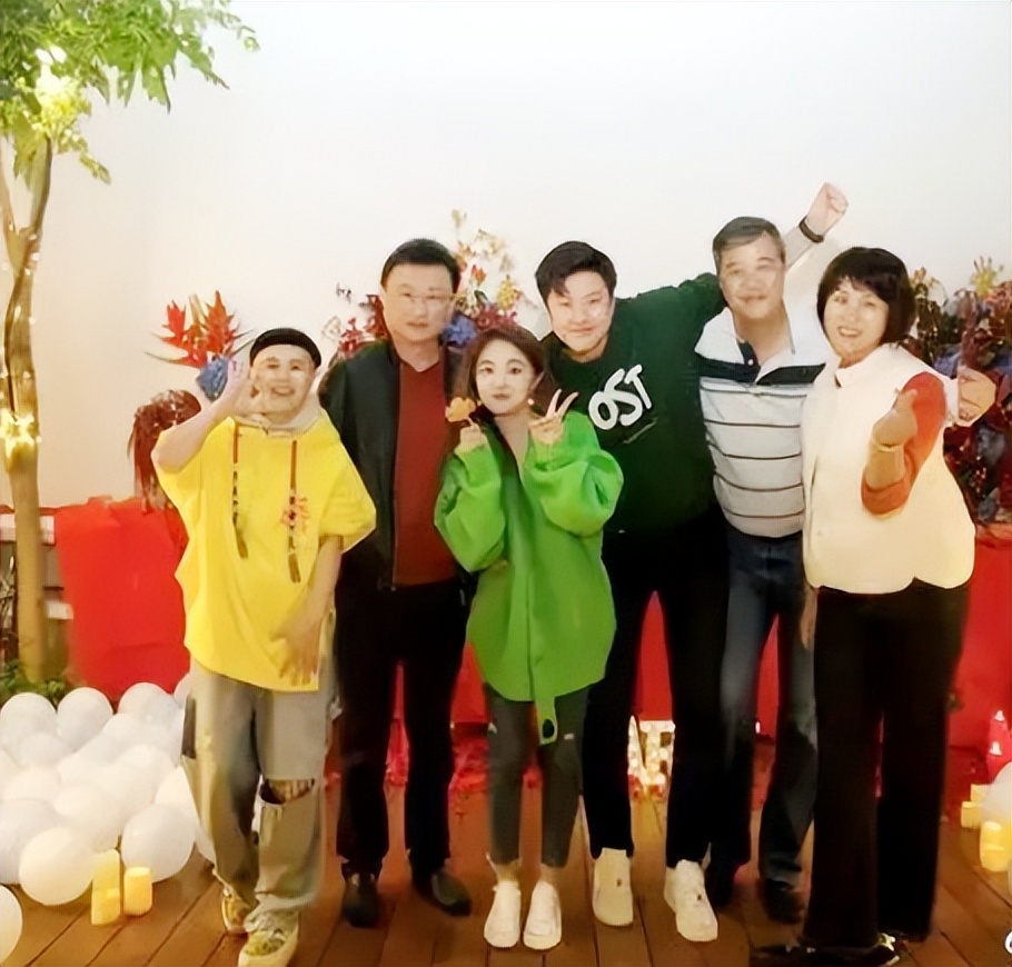 金龟子刘纯燕和王宁回老家,刘纯燕金龟子王宁