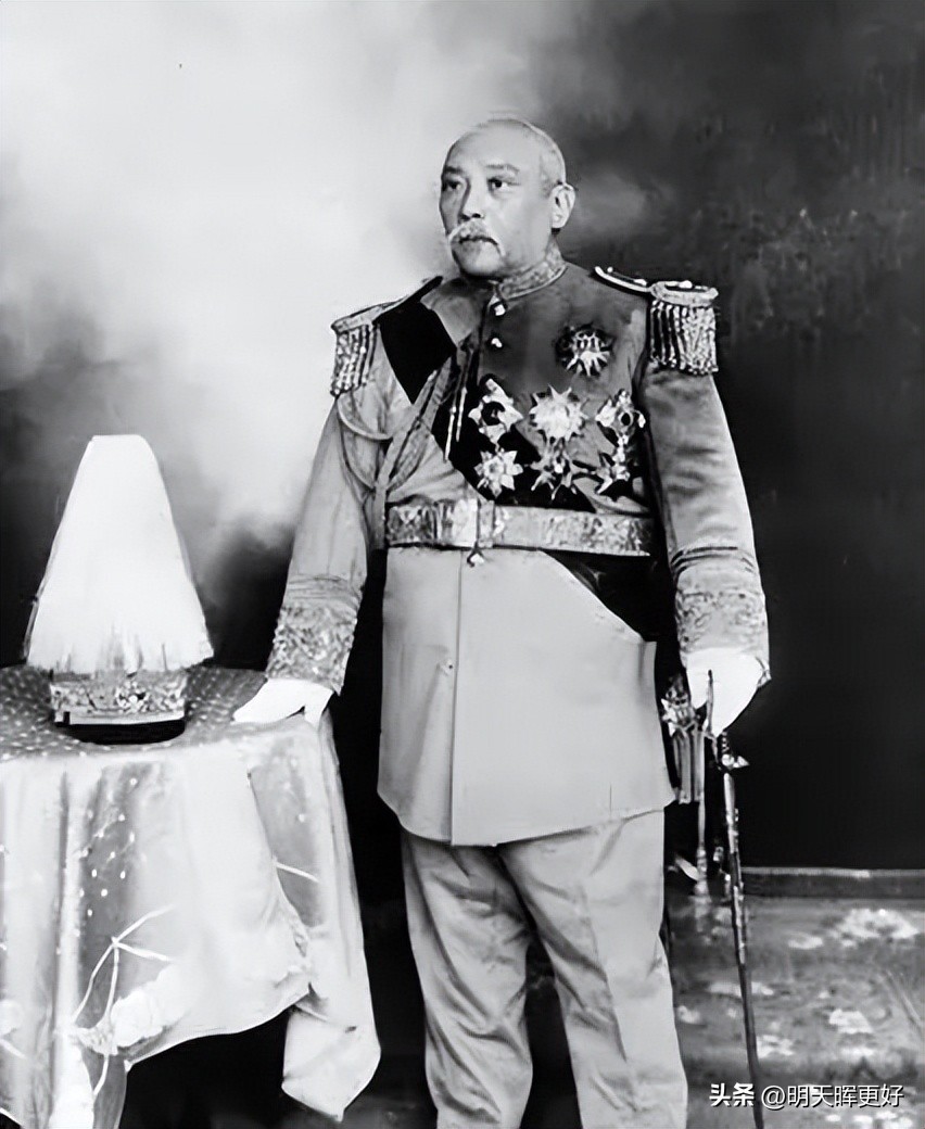 袁世凯是怎么当上大总统的、后面为何又想着称帝复辟