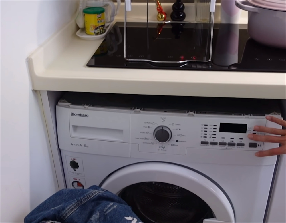 香港一家四口住70平米房子,香港小情侣住100平米房子