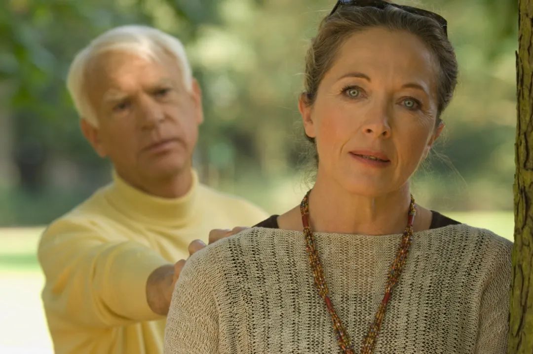 父母和子女有仇了是什么原因呢,为何现在父母跟子女会反复成仇