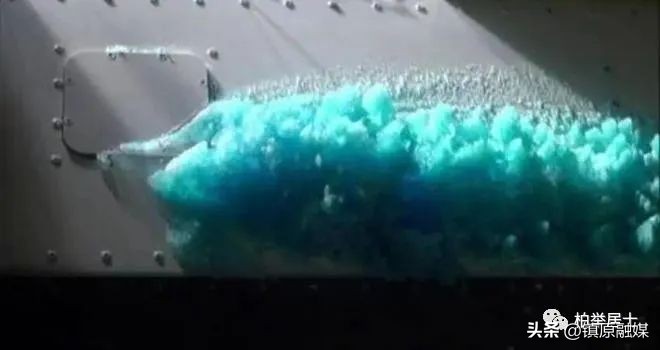 飞机上空姐不会告诉你的五个秘密,飞机上的空姐必备安全小知识