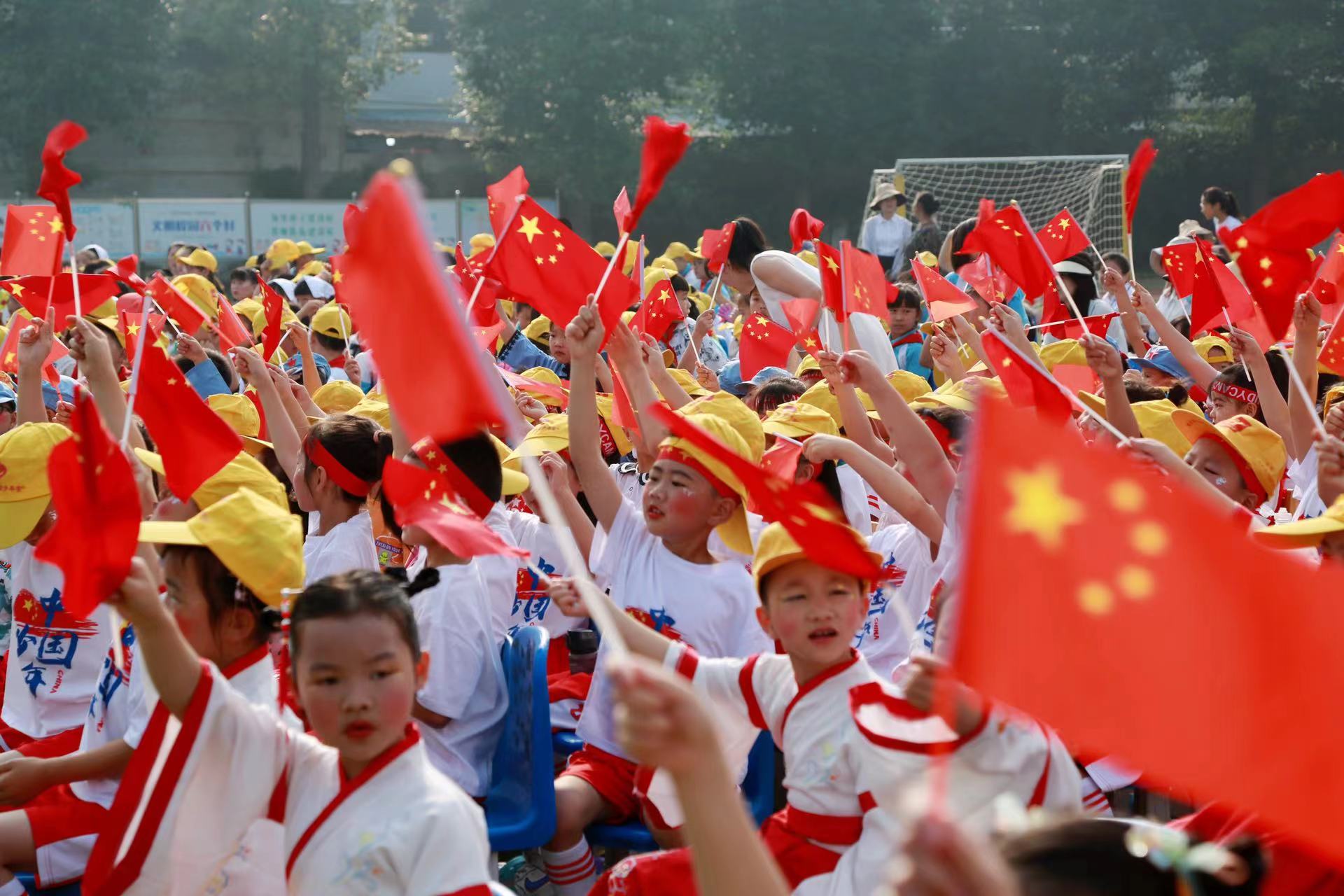 爱成都迎大运主题绘画作品第一名,爱成都迎大运争做励志好少年