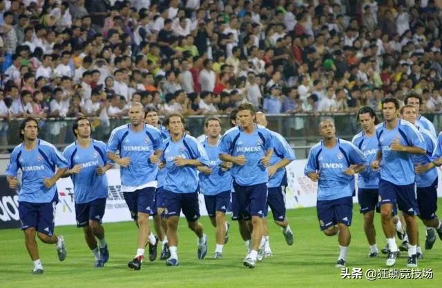 中超开幕式武汉卓尔入场,中超开幕式入场