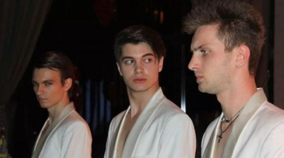 白马会所覆灭记：无数富婆疯狂砸钱，19年因“头牌鸭王”一夜倒闭