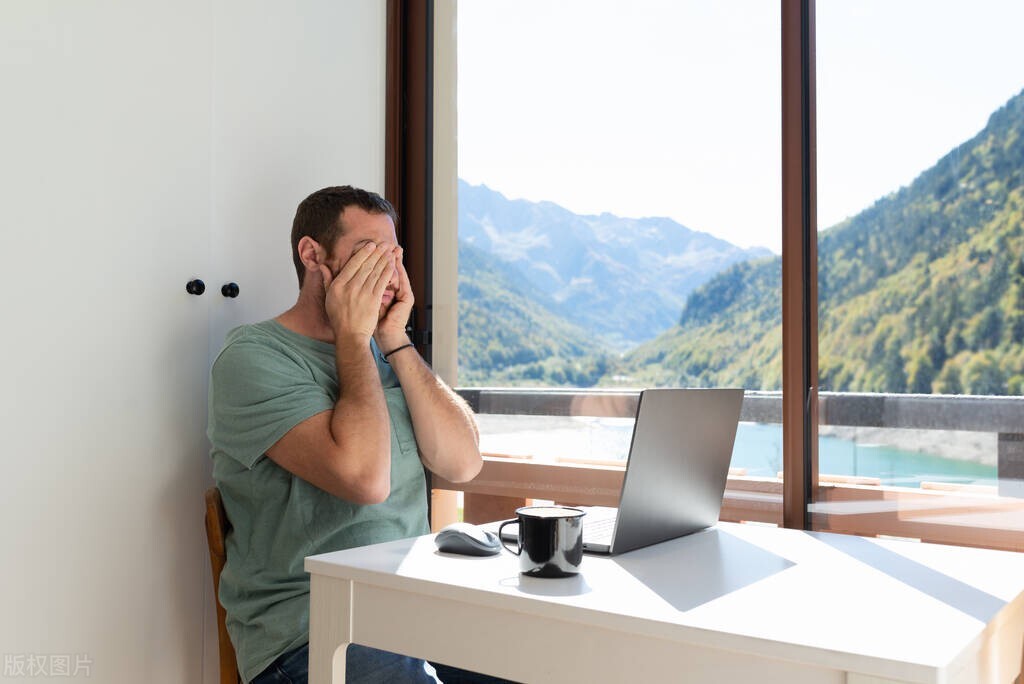 男性“用手”过度太伤身，4个危害找上门，2个方法，让你慢慢戒掉