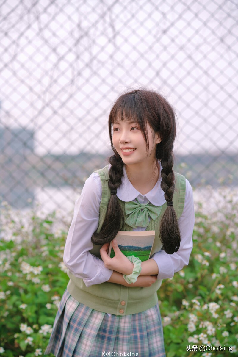 校园f4拍照足球场,校园姐妹拍照足球场