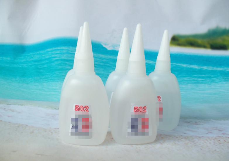 手被502胶水粘住的解决办法,手被502胶水粘住教你一招解除