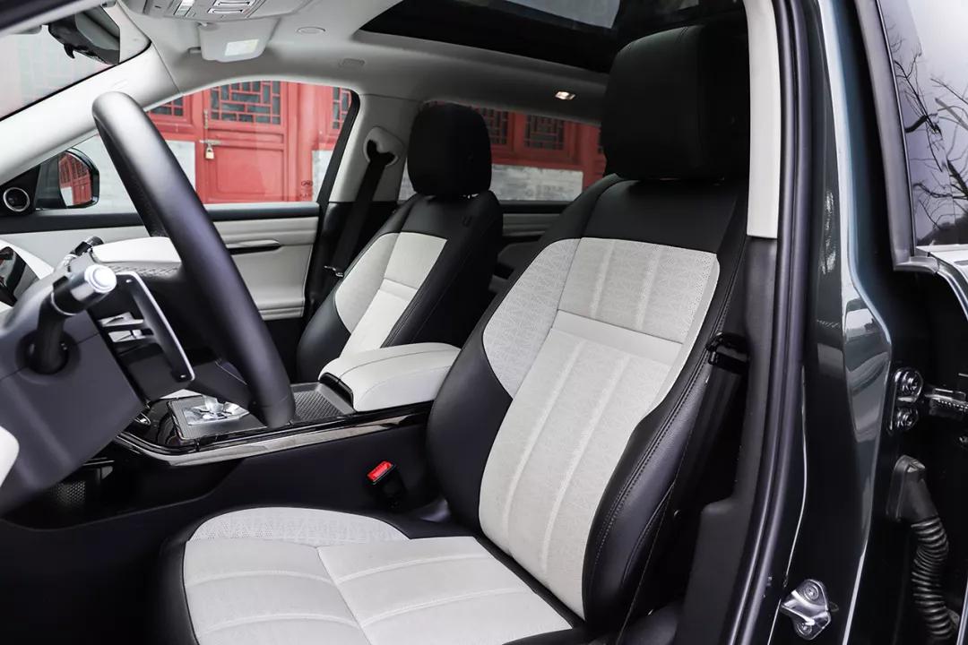 揽胜极光全系车型,路虎揽胜极光l混动三缸怎么样