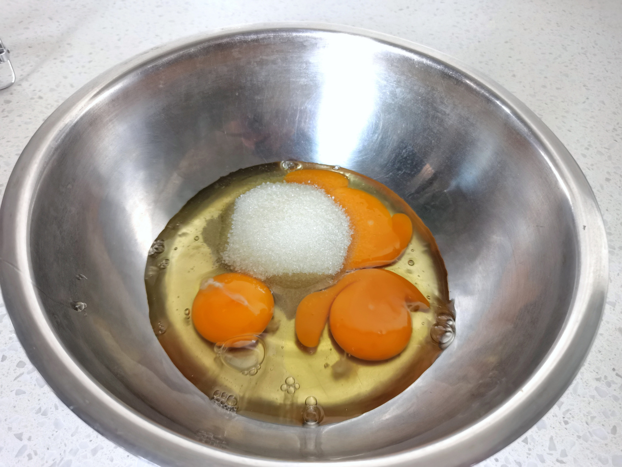 普通鸡蛋面粉做的老式无水蛋糕,老奶油蛋糕无面粉