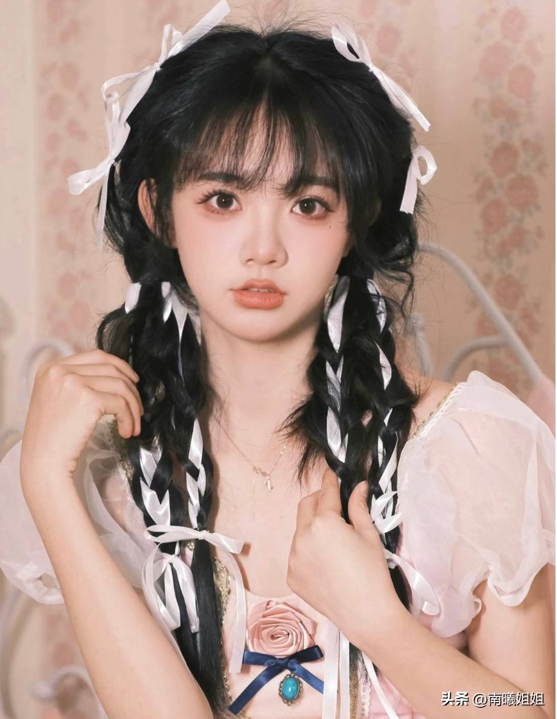 高马尾显脸小的编发可扎丸子头,学生显脸小的丸子头编发无刘海