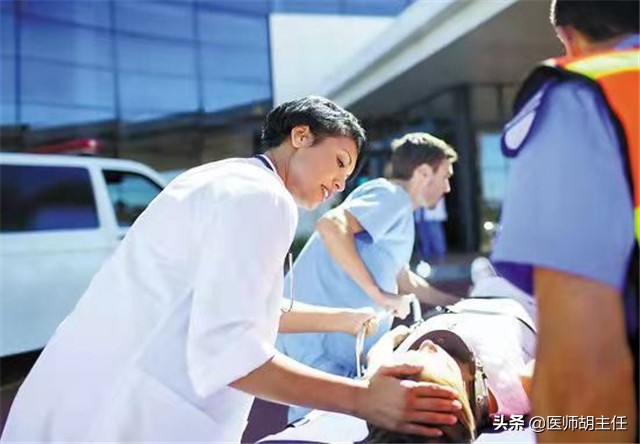 脑血管畸形导致的脑出血怎么急救,家里老人脑出血应该怎样安慰