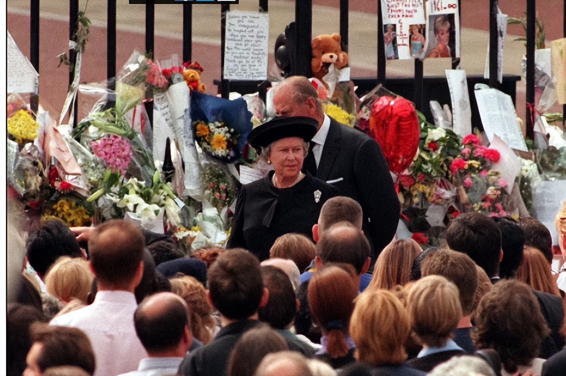 登基70周年！每年一张照片带你回顾女王的传奇人生