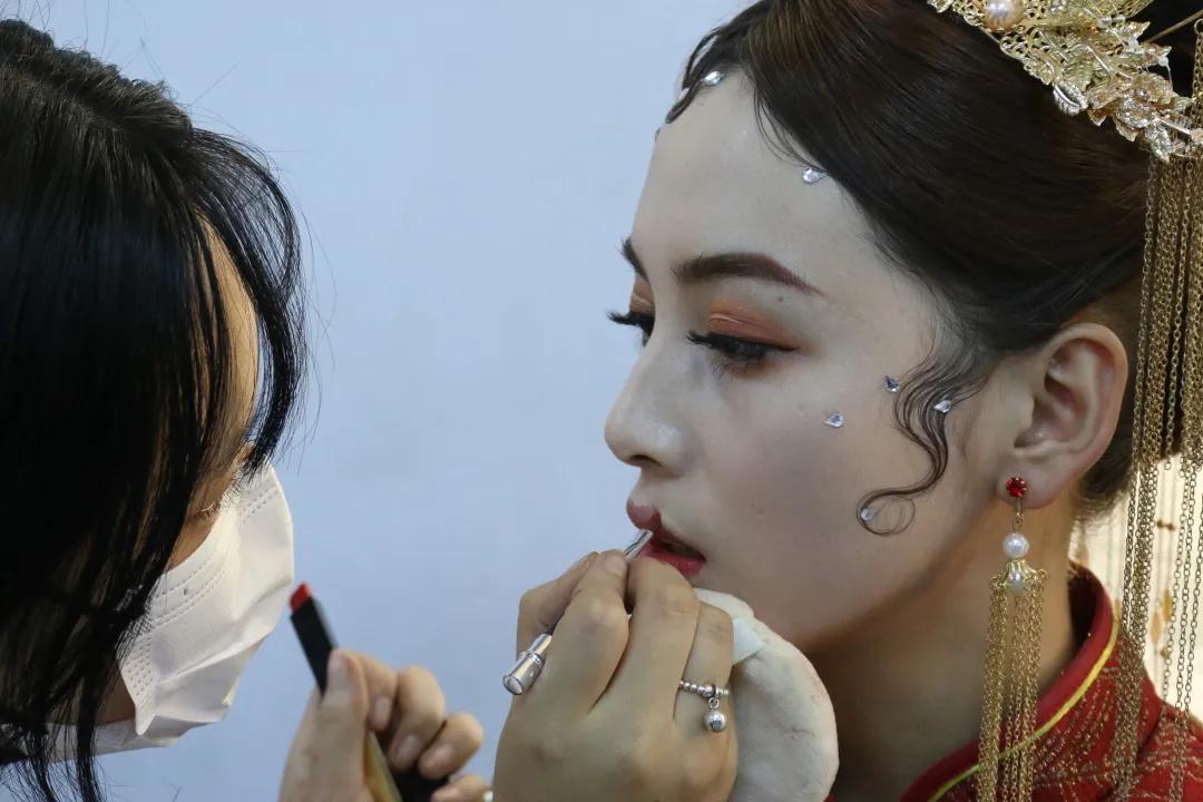 职工职业技能大赛举行,全区职工职业技能大赛启动