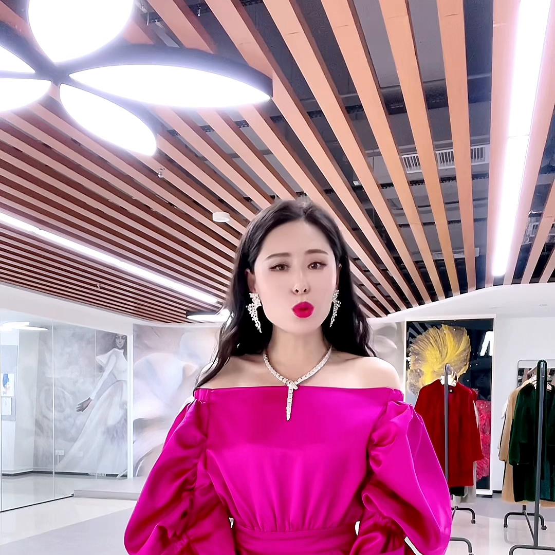 楂樼瑁樼毊鍝佺墝 (楂樼瀹氬埗瑁樼毊)