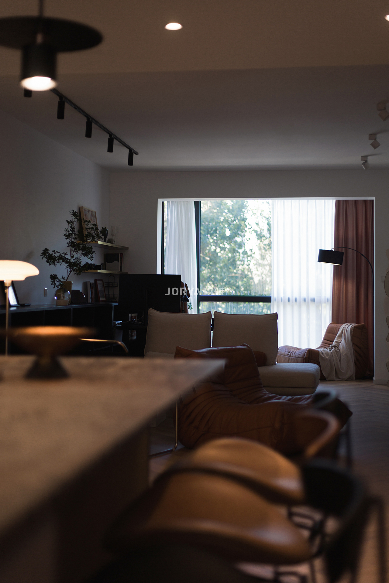 令人眼前一亮的艺术氛围，好像杂志里的家