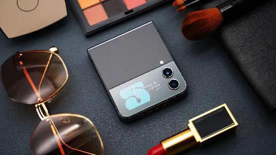 三星galaxyzflip4创意,沉浸式体验三星galaxyzflip4