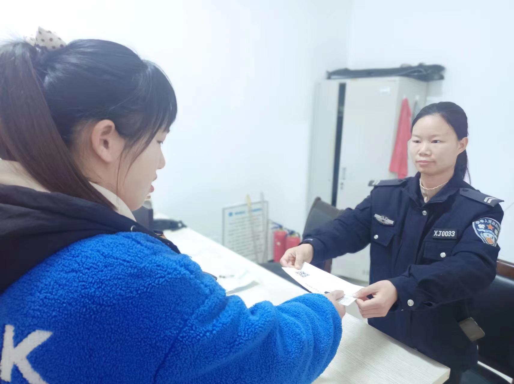 派出所户籍室便民服务,派出所户籍室开启绿色通道护航