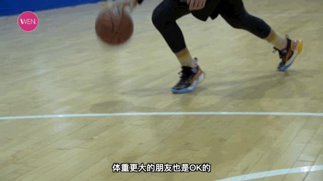 音速10球鞋上脚测评,音速10樱花粉篮球鞋测评