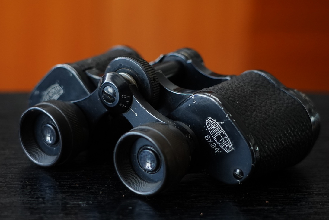 收藏了30年的望远镜,二战时期的军用高倍望远镜
