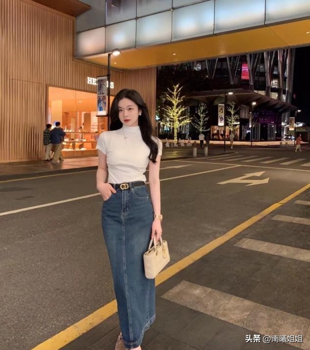 洋气网红爆款牛仔裙显瘦,抖音最火夏季牛仔裙时尚减龄