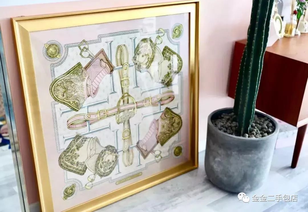 最火的爱马仕丝巾,第一条爱马仕丝巾