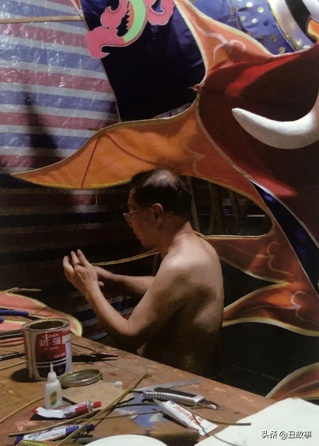 巨龙腾飞风筝的放飞现场,260米长风筝