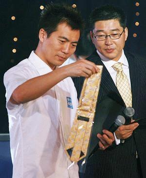 足球评论员贺炜,足球主持人贺炜